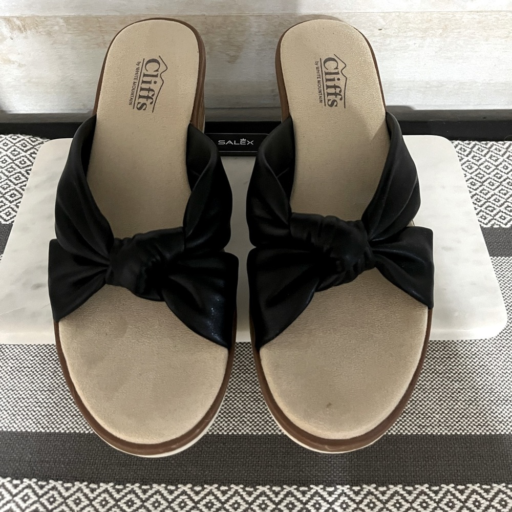 Cliffs by White Mountain